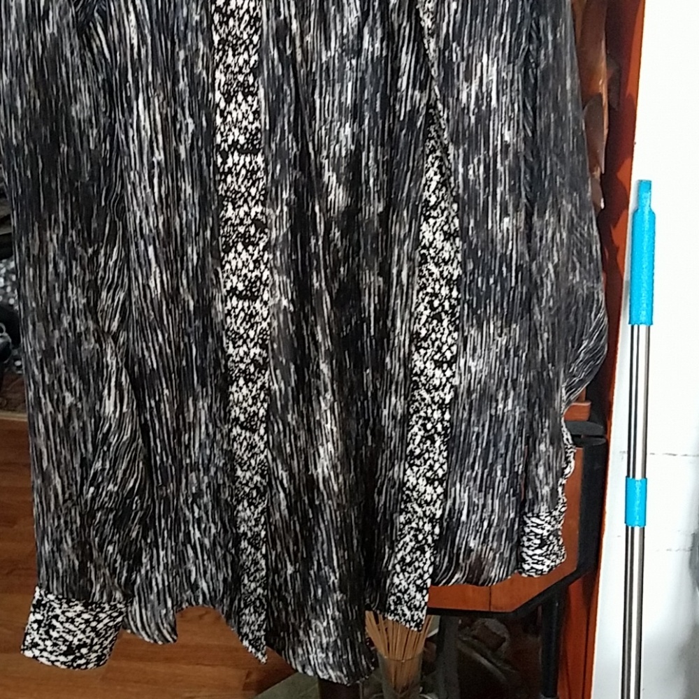 Shirt - Picture 2 of 5